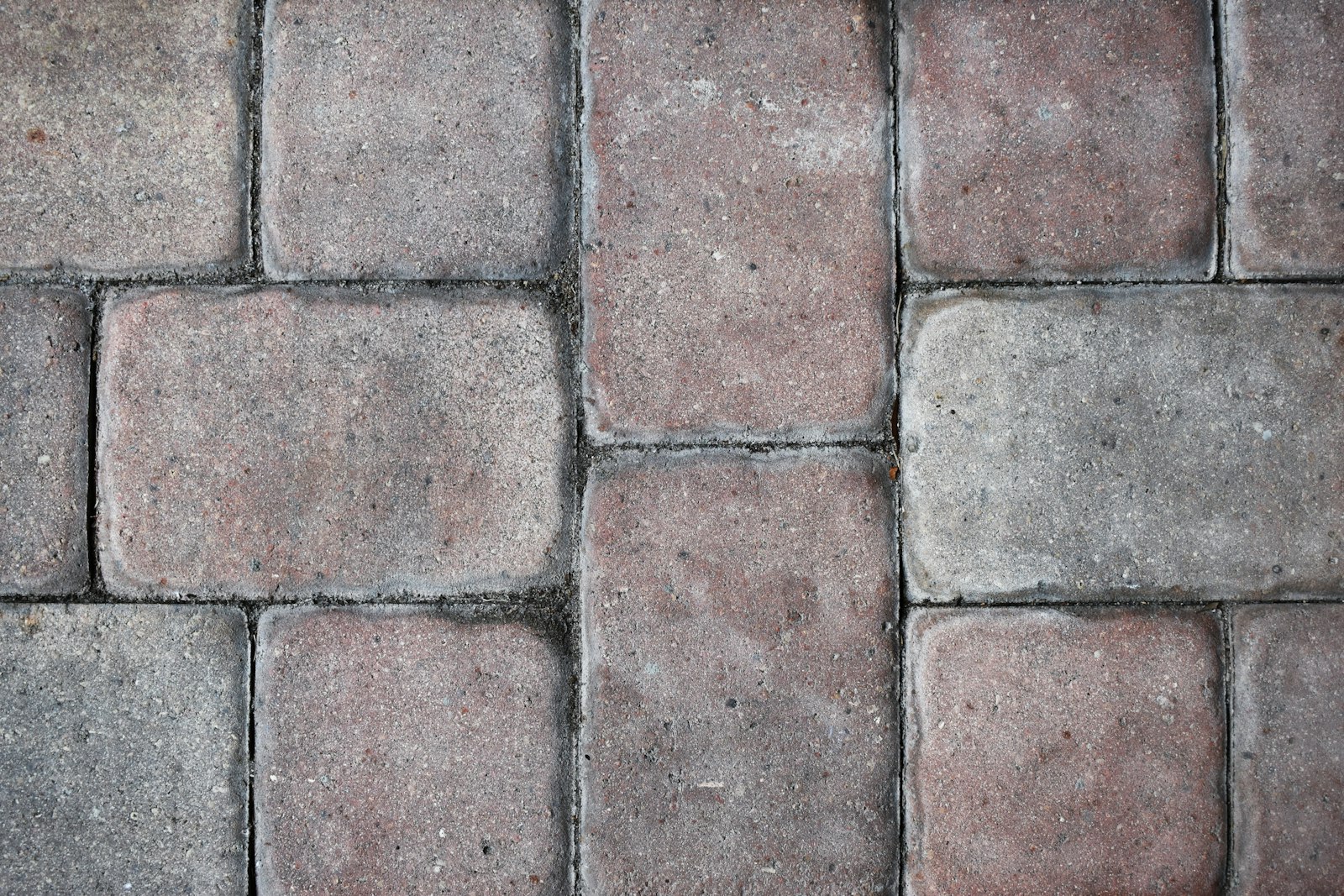 Interlocking paver driveway pattern by CraftWell Group in London Ontario