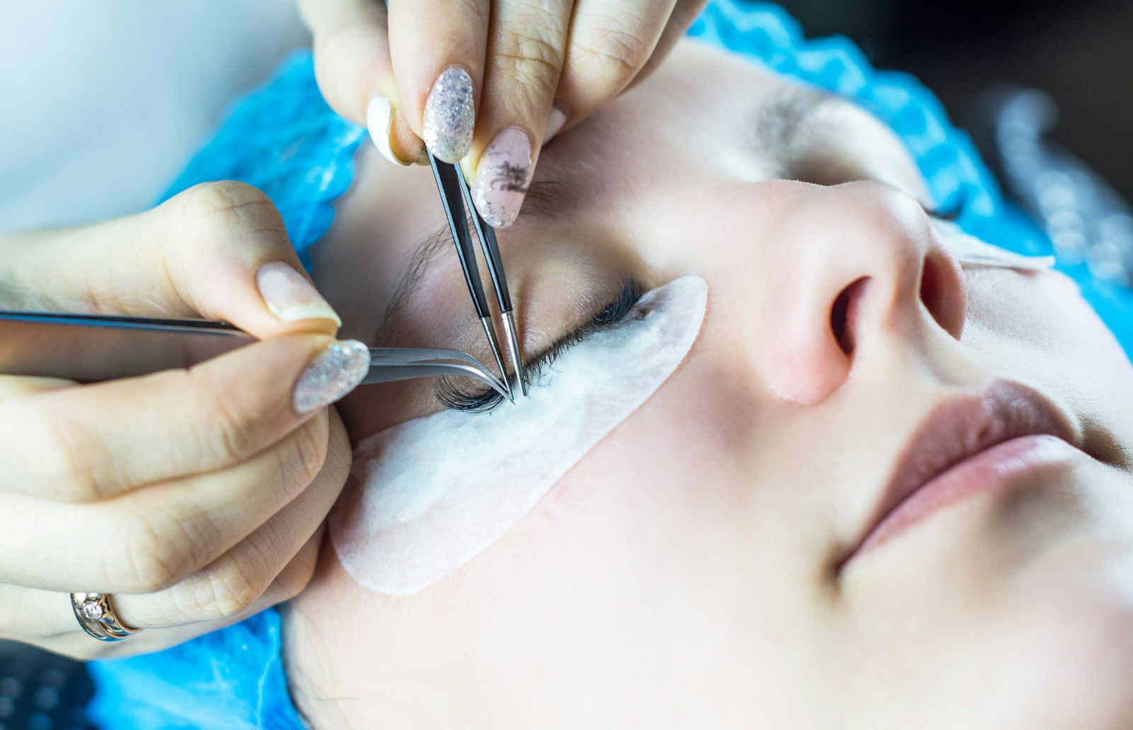 Volume lash application in the studio
