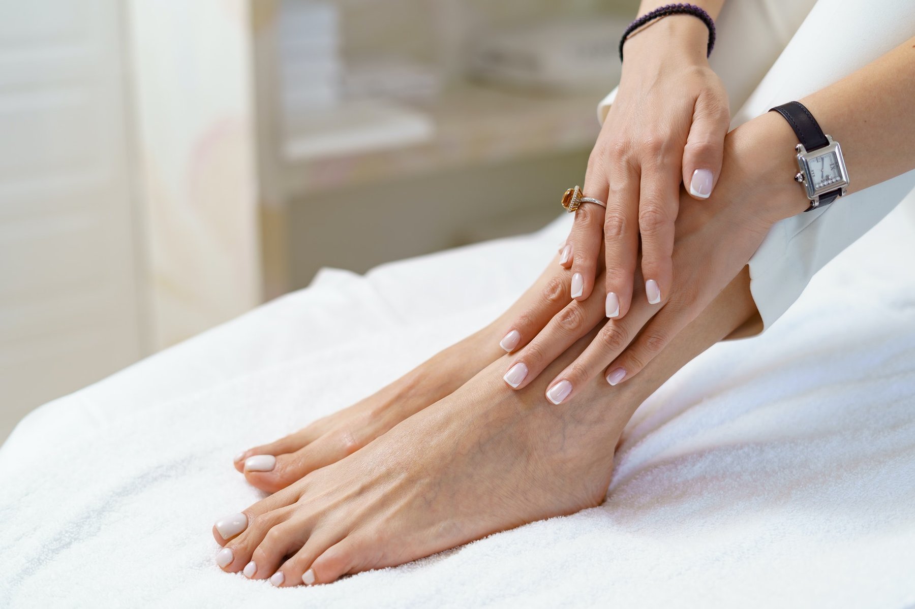 Healthy, naturally manicured hands and feet at Mon Papillon, London Ontario