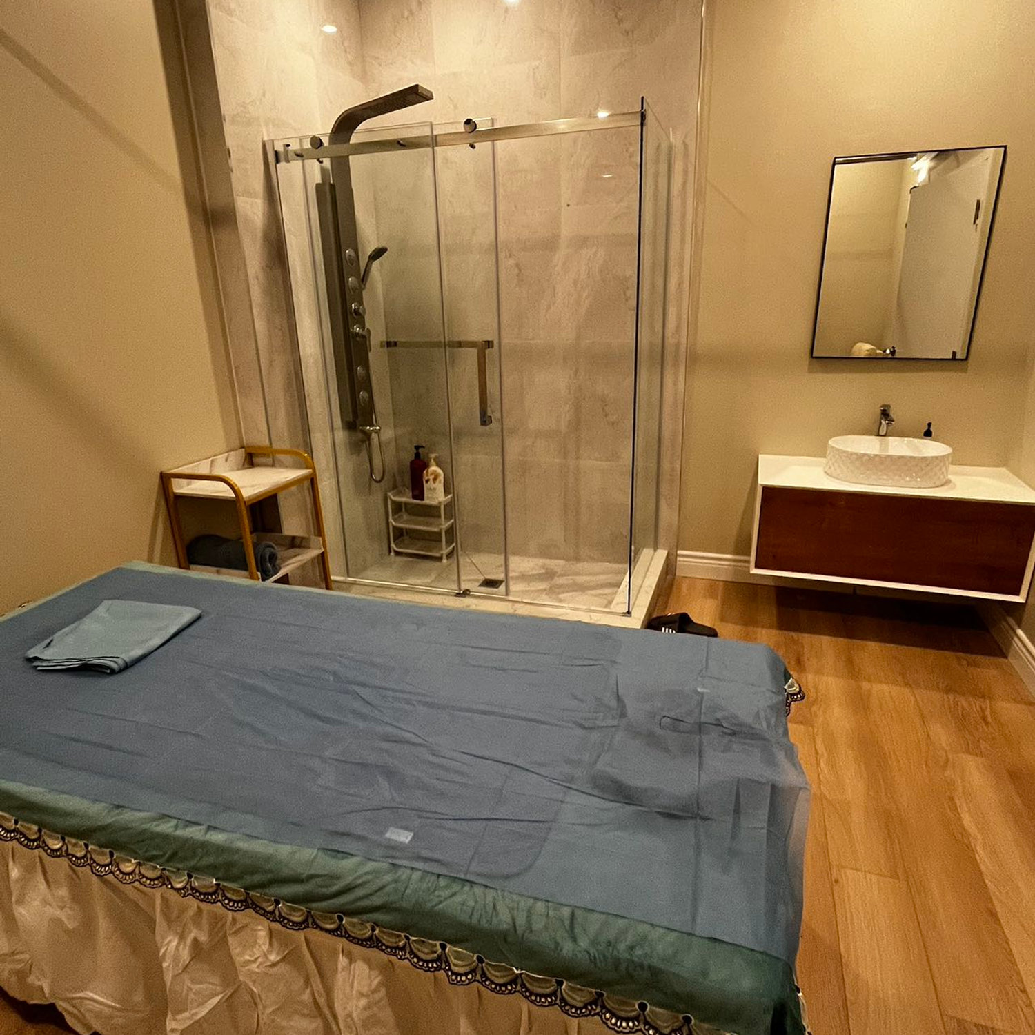 Massage room ambiance