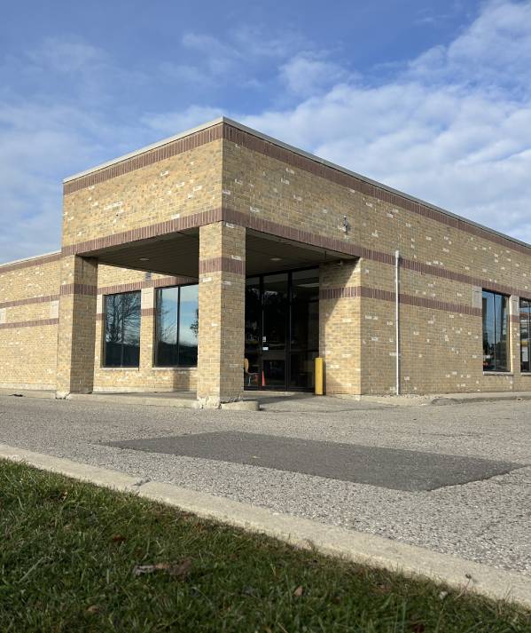 Westmount Neighbourhood Pet Clinic exterior in London ON